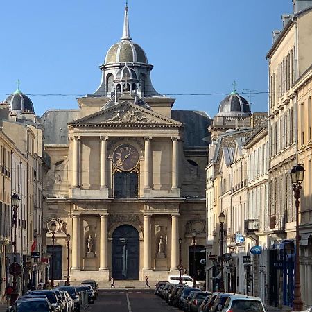 Appartement Versailles Quartier Notre Dame Au Pied Du Chateau Avec Parking Экстерьер фото