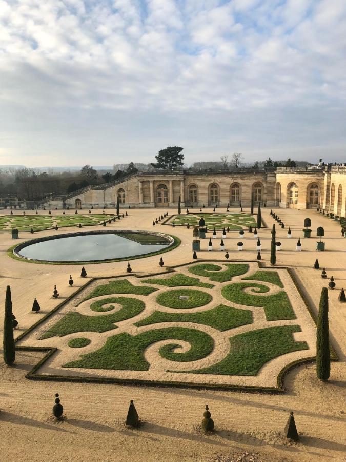 Appartement Versailles Quartier Notre Dame Au Pied Du Chateau Avec Parking Экстерьер фото