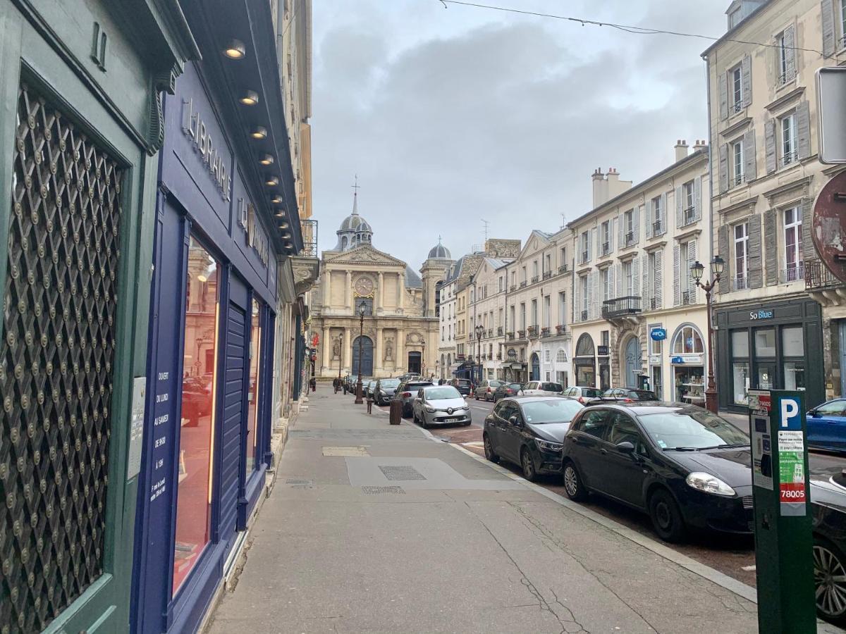Appartement Versailles Quartier Notre Dame Au Pied Du Chateau Avec Parking Экстерьер фото