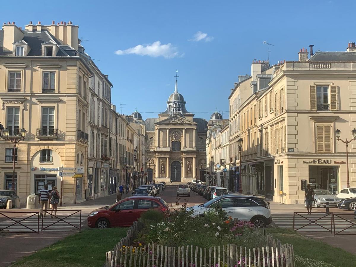 Appartement Versailles Quartier Notre Dame Au Pied Du Chateau Avec Parking Экстерьер фото