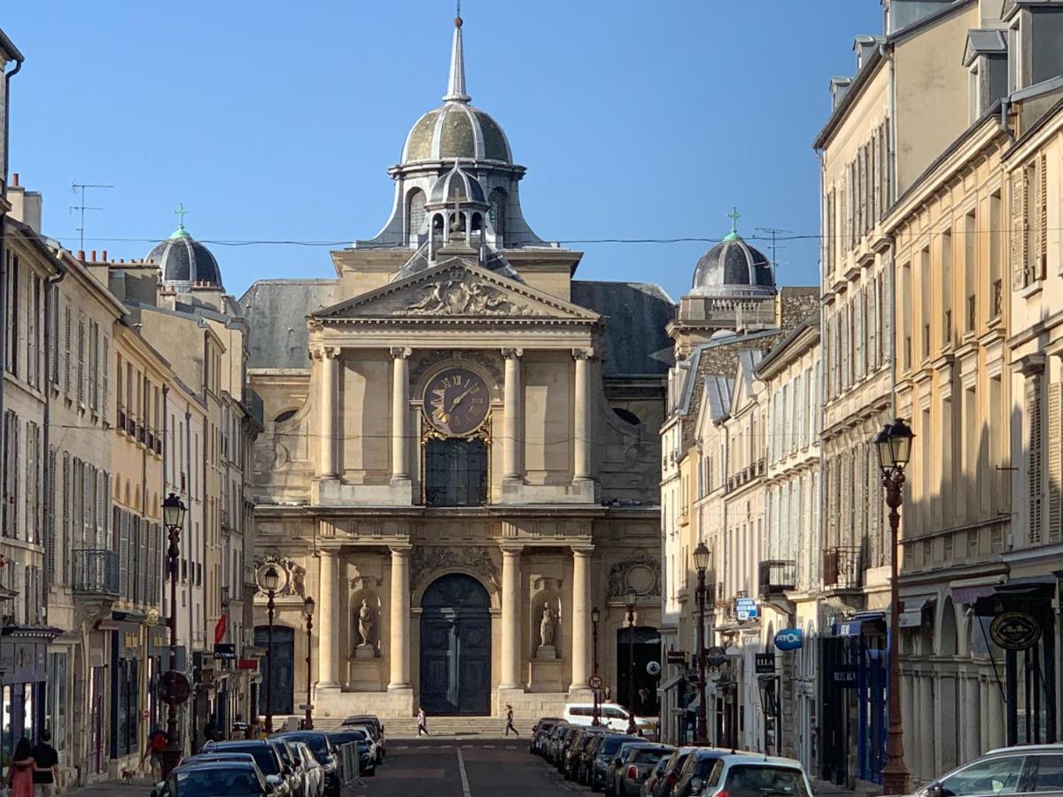 Appartement Versailles Quartier Notre Dame Au Pied Du Chateau Avec Parking Экстерьер фото