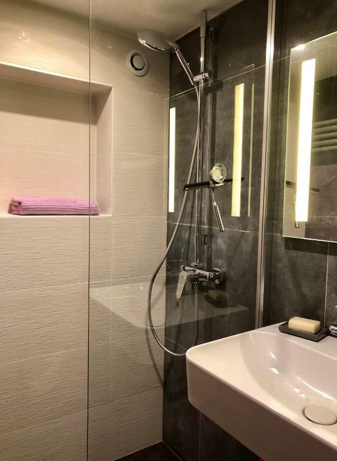 Appartement Versailles Quartier Notre Dame Au Pied Du Chateau Avec Parking Экстерьер фото